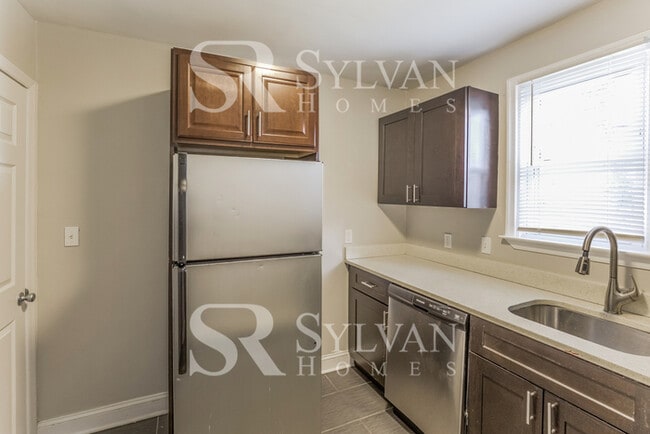 Building Photo - Enjoy living the good life in this 4 bedro...