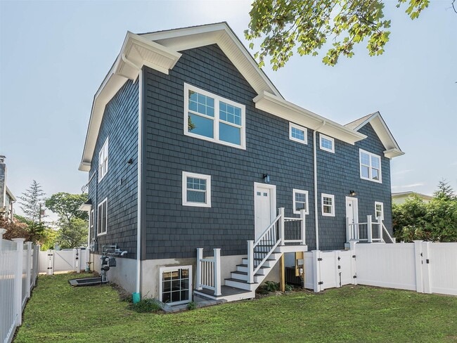 Building Photo - 7 Edgewood Rd