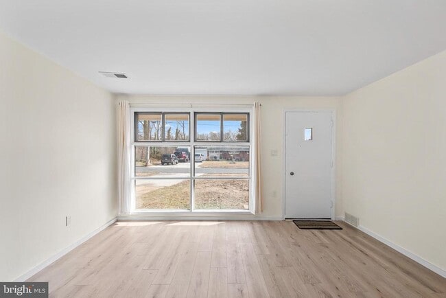 Building Photo - 4512 Lark Ln