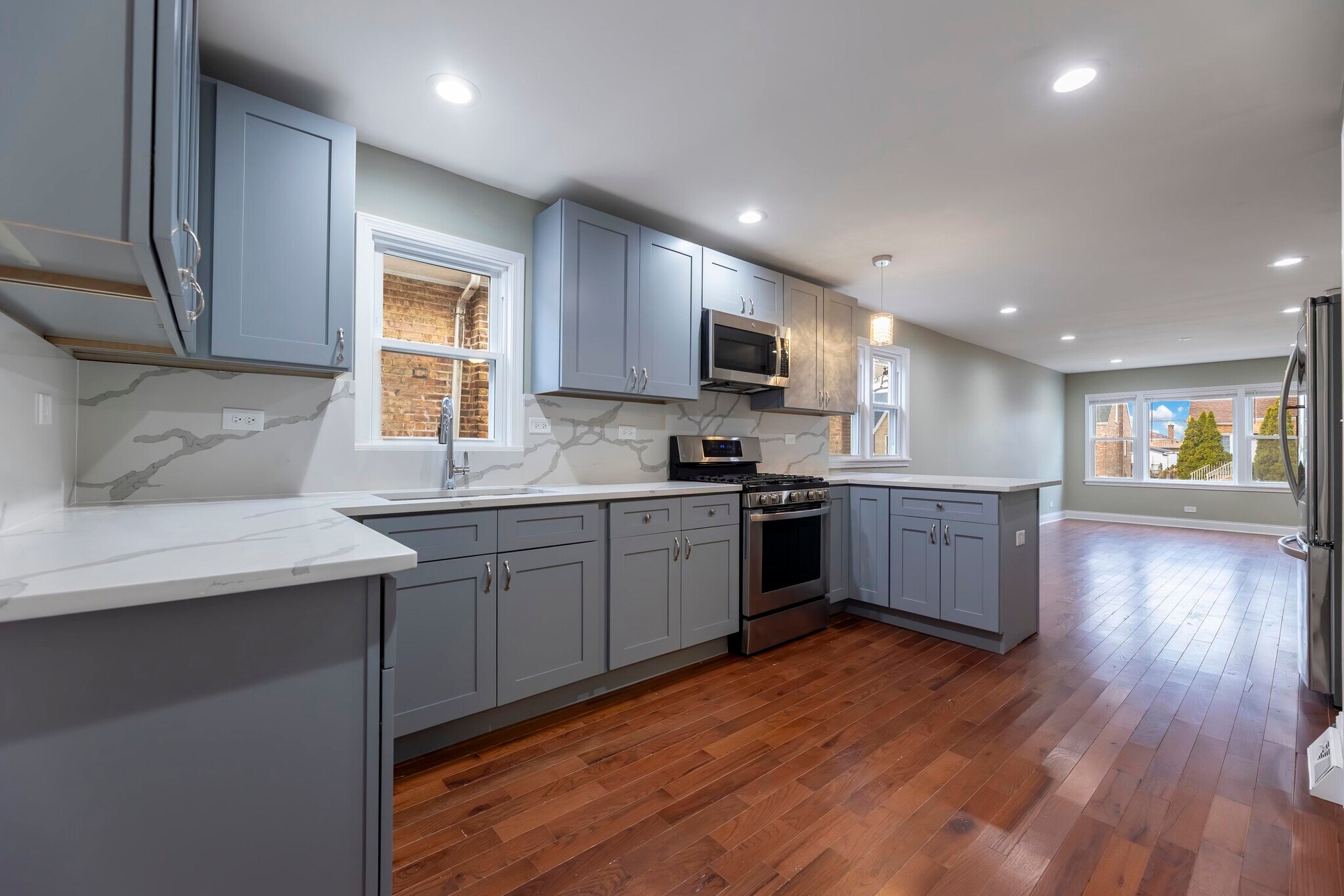 Building Photo - 6327 S Kenneth Ave