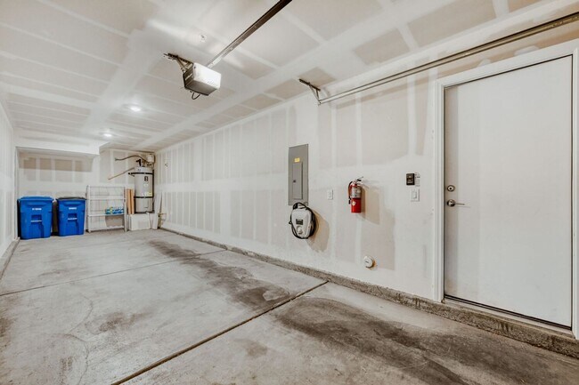 Building Photo - Stylish 3-Bed Modern Home Near St. Rose Pkwy + WiFi Included