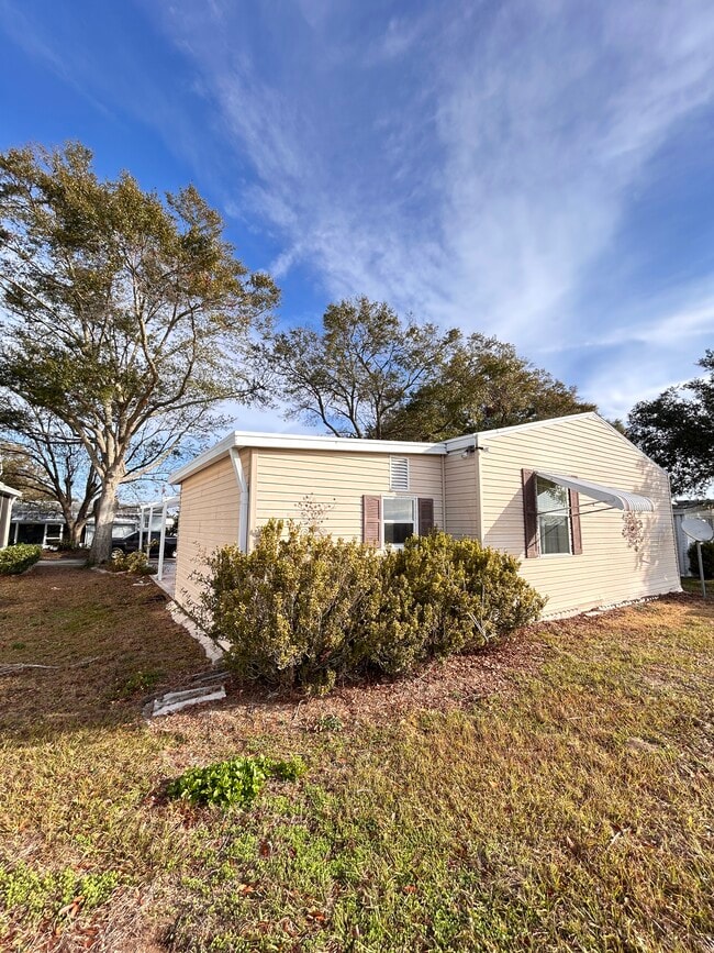 Building Photo - 38816 Bronco Dr