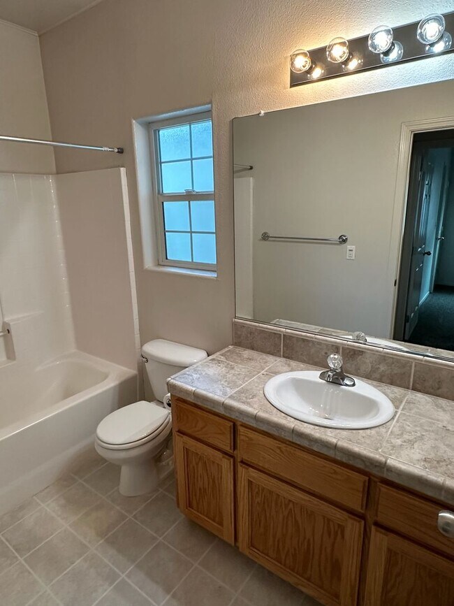 Building Photo - 2610 N Duke St