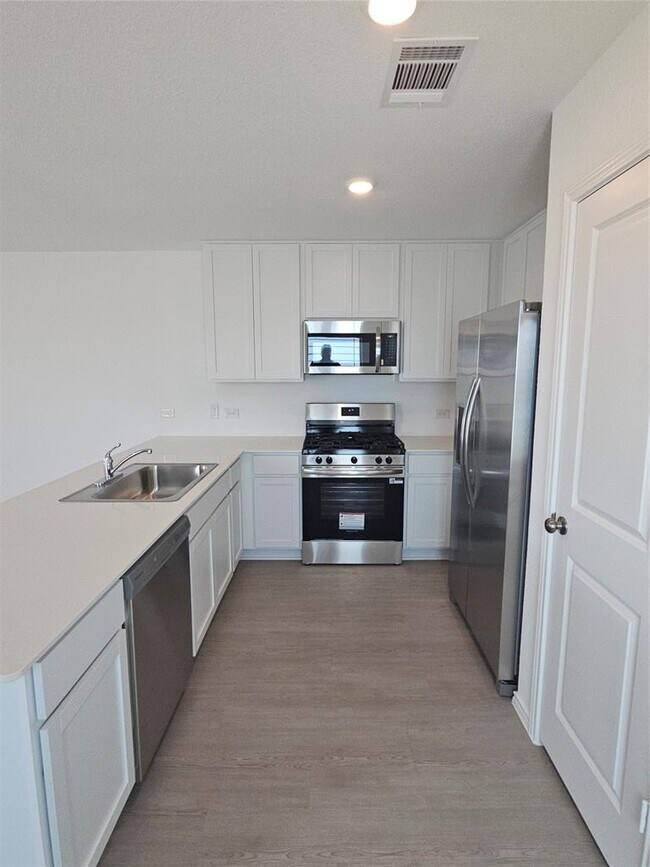 Building Photo - 2312 Dust Devil Dr