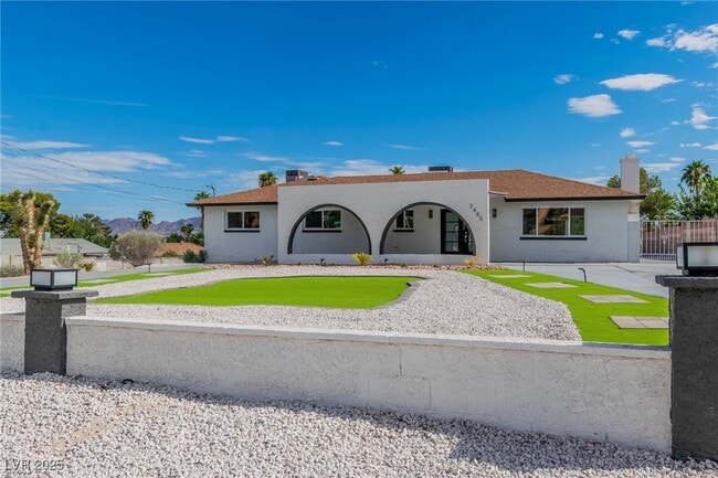 Building Photo - 3485 Shamrock Ave