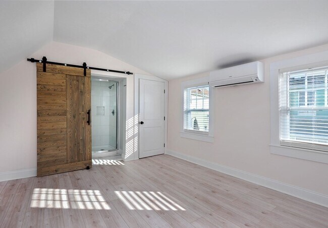 Building Photo - 3 Island Ave