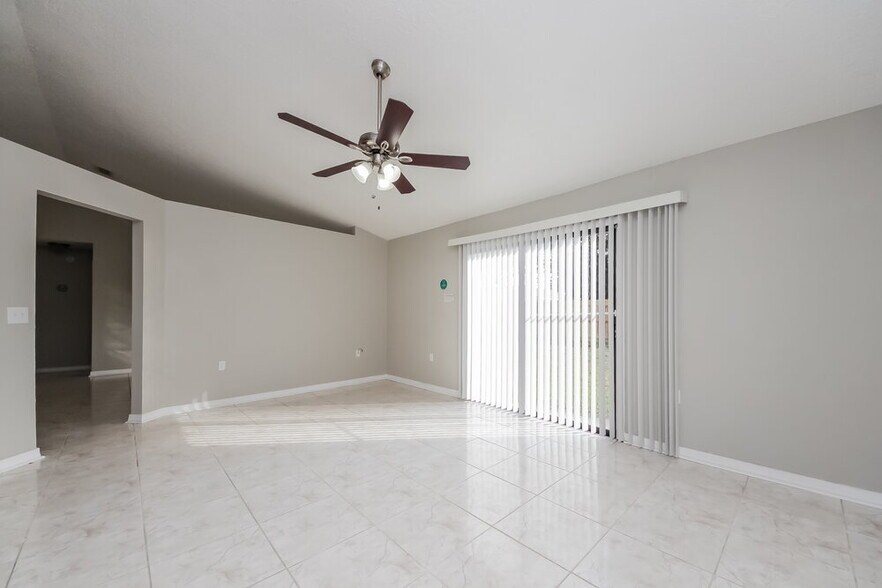 Building Photo - 808 Cabaret Ct