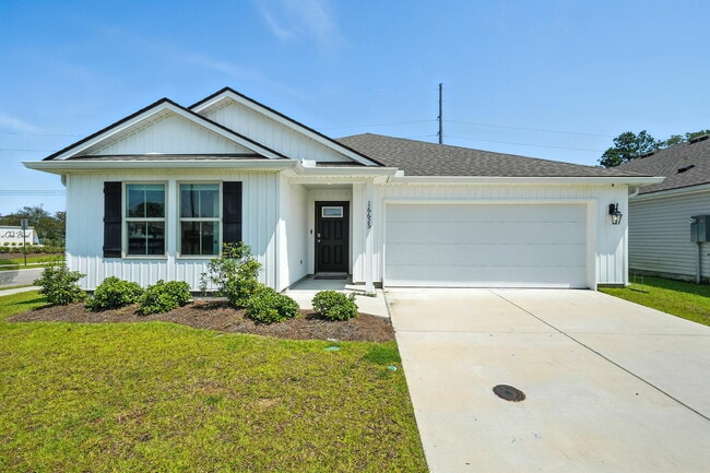 Cullen, Front Door - Villas at Oak Bend