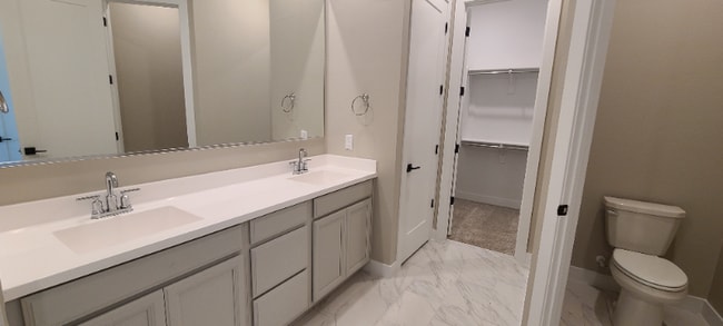 Building Photo - 14039 W Desert Flower Dr