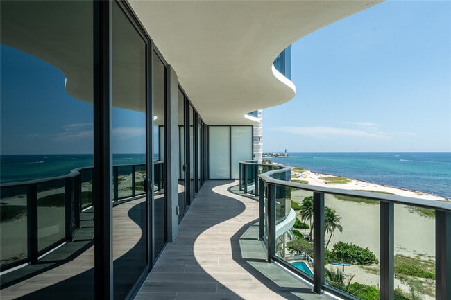 Building Photo - 900 N Ocean Blvd