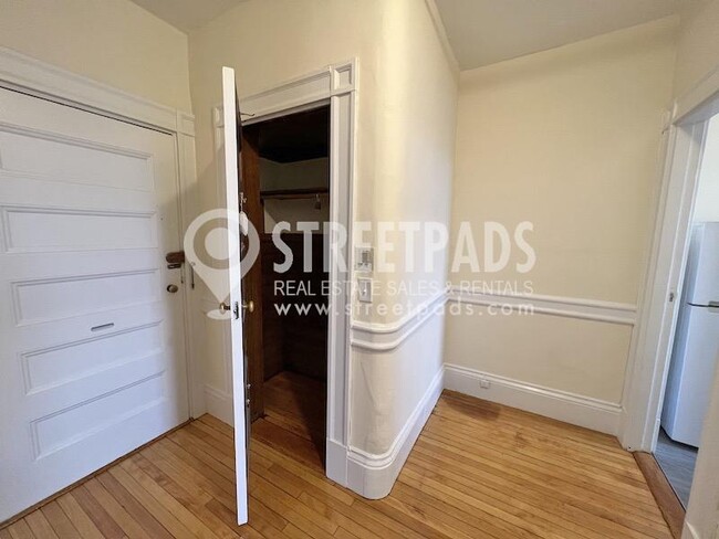 Building Photo - 1 bedroom in Cambridge MA 02138