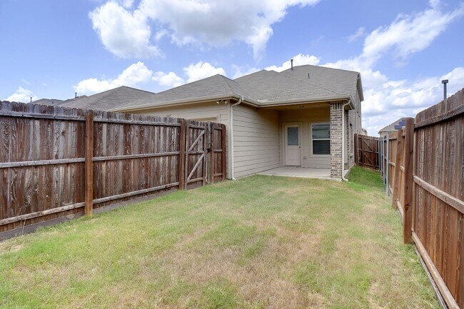 Building Photo - Incredible Home in Primrose Xing close to Chisholm Trail Pkwy & Benbrook Lake