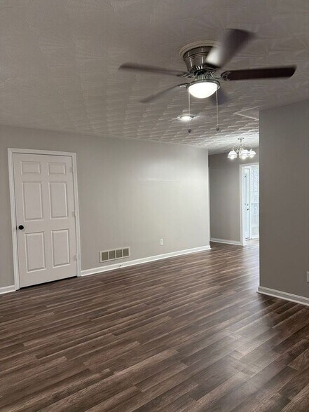 Building Photo - 10521 Going Ct