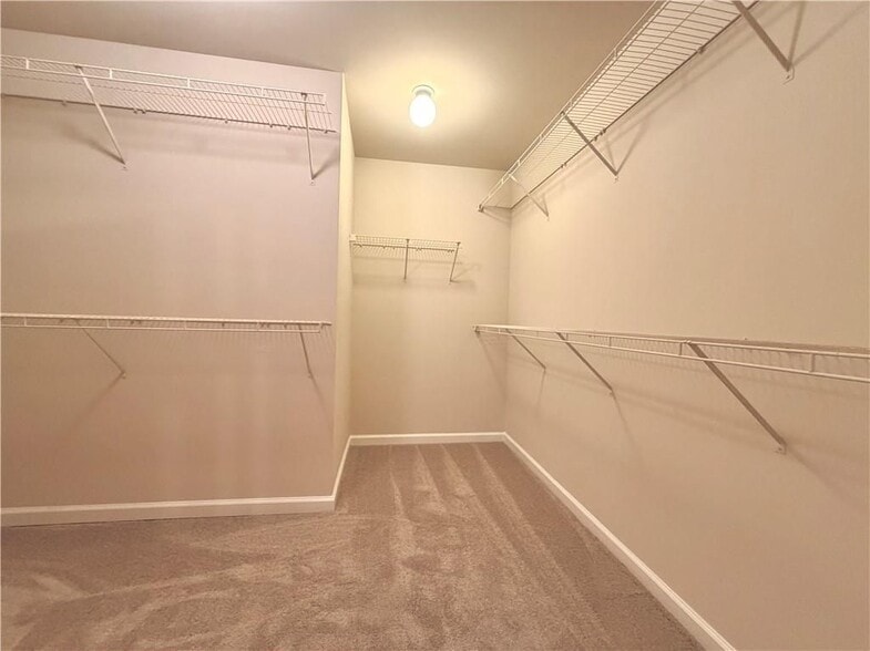 Building Photo - 6215 Crested Moss Dr