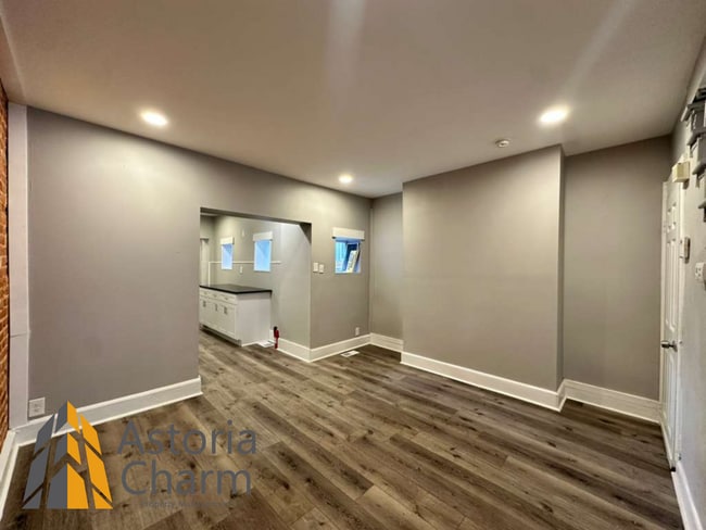 Building Photo - 2 Bedroom Home with Den, Exposed Brick, and Updated Kitchen in Brooklyn Park