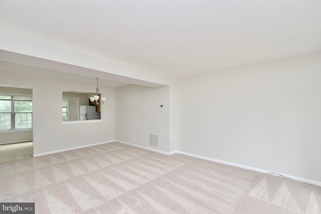 Building Photo - 6643 Medinah Ln