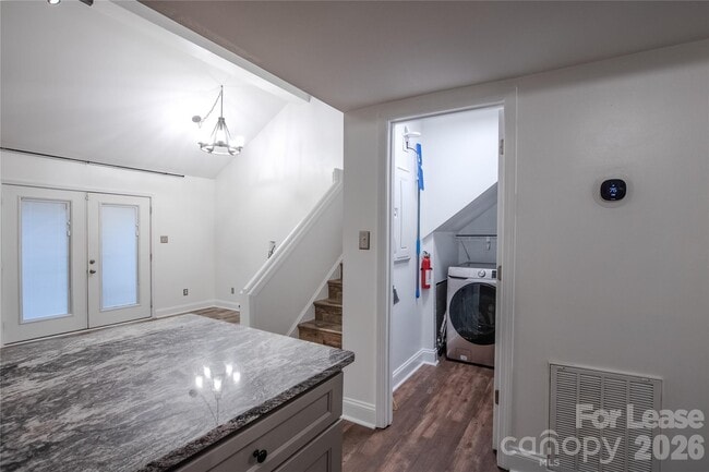 Building Photo - 100 Willow Run Dr