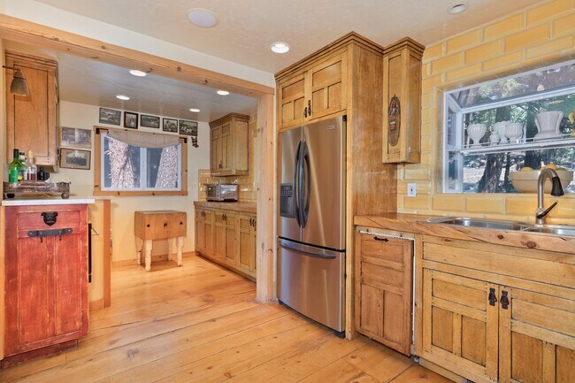 Building Photo - Winter Rental – $10,900/month (5/6-Month L...