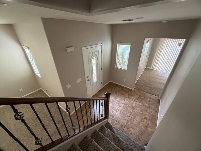 Building Photo - Community pool and a low maintenance yard