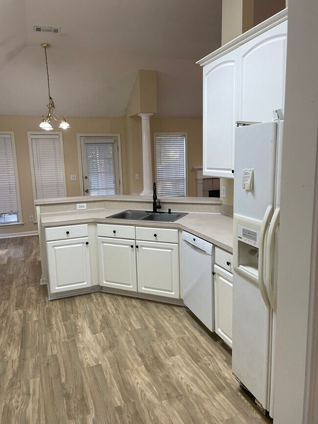 Building Photo - 618 Ridge Park Dr