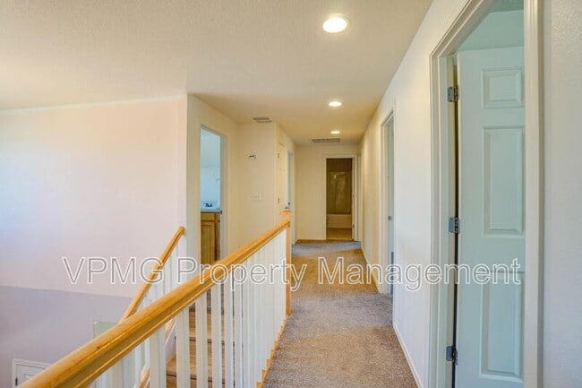 Building Photo - 8907 NE 84th St