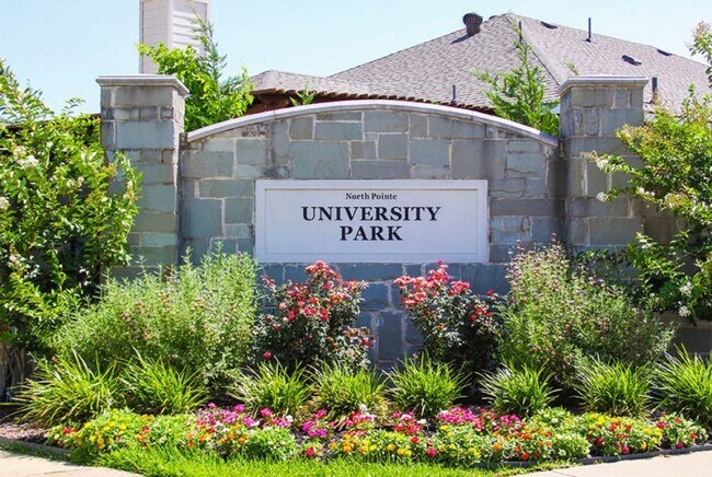 Building Photo - 3 Bedroom/2 Bath/2 Car Garage.