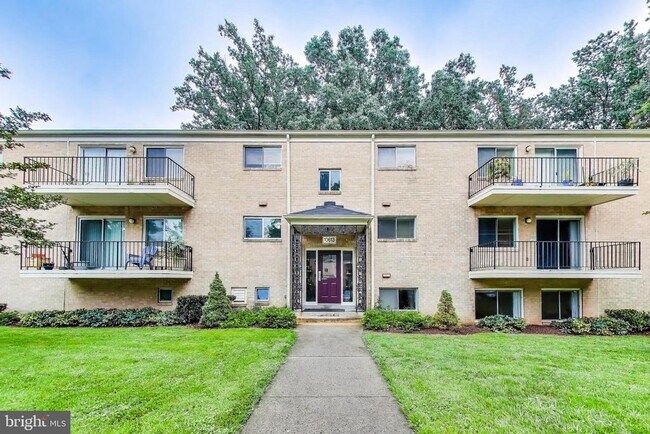 Primary Photo - 10613 Montrose Ave