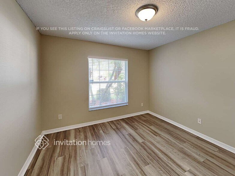 Building Photo - 2115 Bayhill Dr