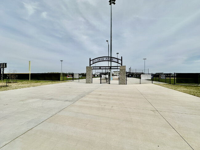 Building Photo - 6747 Winterwood Ave