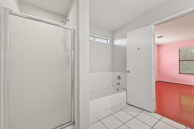 Building Photo - 8427 Brickhaven Ln