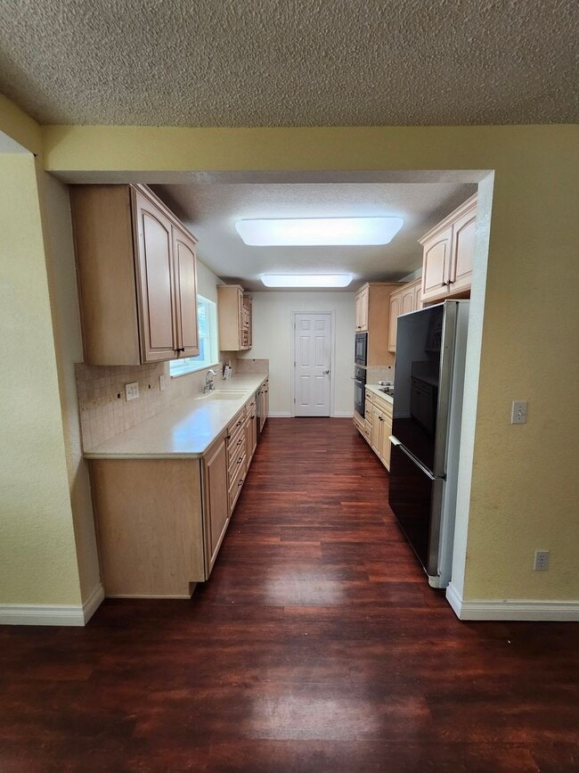 Building Photo - Centrally Located Richland Home, Close to Columbia Center Amenities!