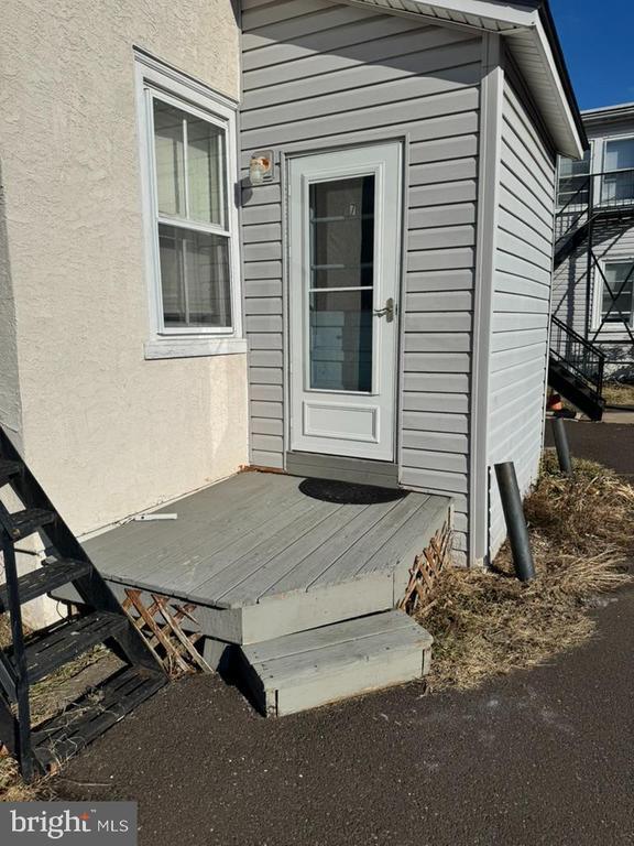 Building Photo - 202 S Main St