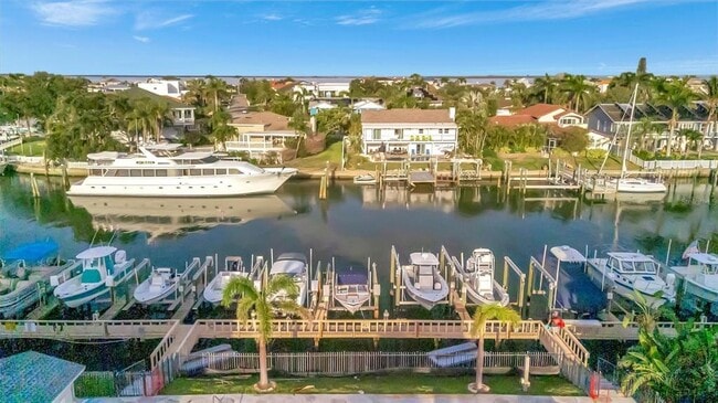 Building Photo - 745 Pinellas Bayway S