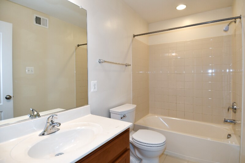 Building Photo - 4230 Winding Waters Terrace