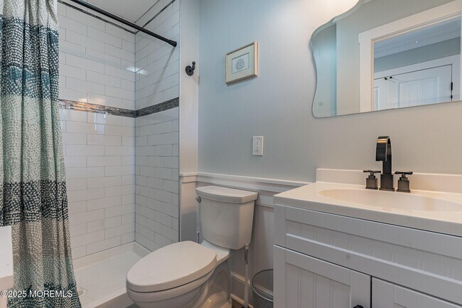 Building Photo - 605 Monmouth Ave