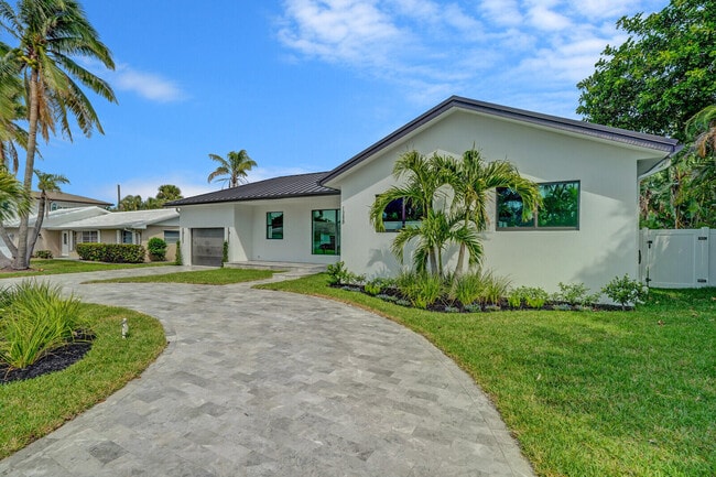 Building Photo - 1248 N Harbor Dr