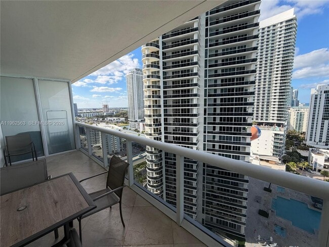 Building Photo - 1830 S Ocean Dr