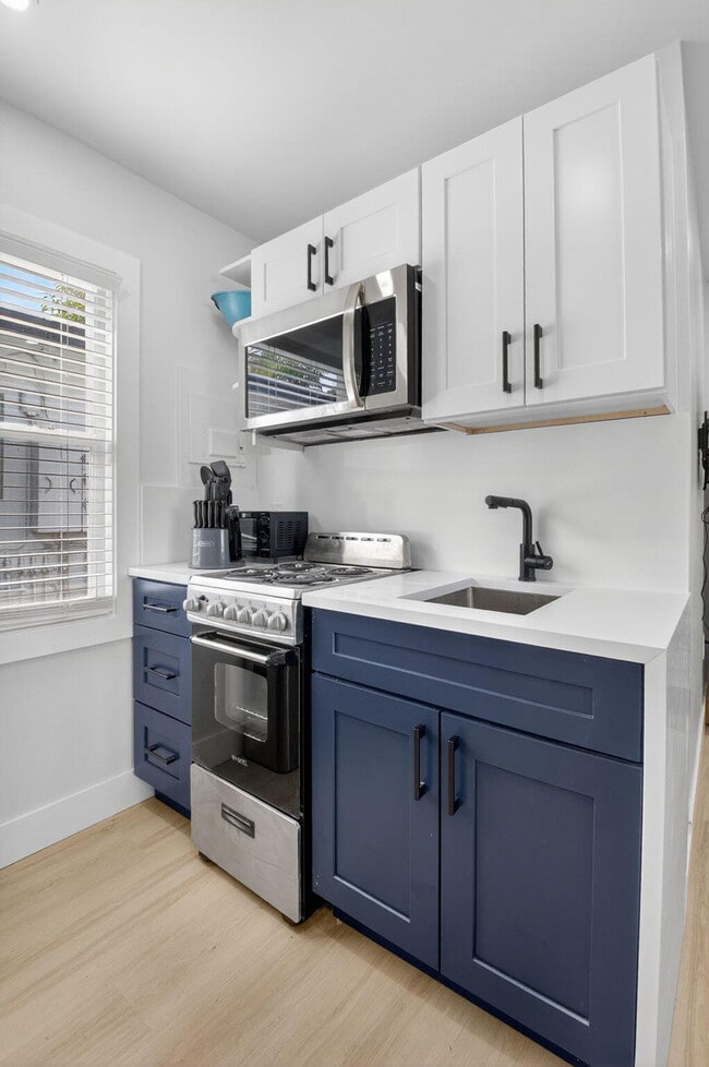 Building Photo - 325 De Carie St