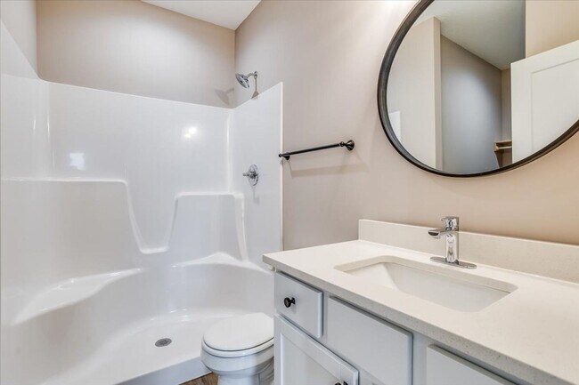 Building Photo - Edgewater 4 Bedroom Maxine Floor Plan (45t...