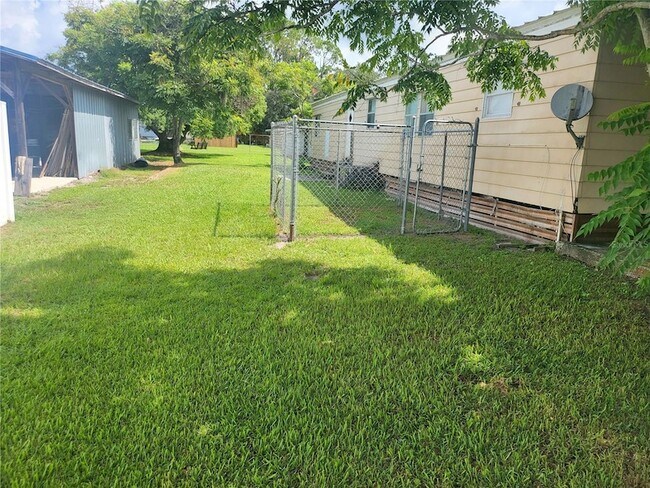 Building Photo - 1634 Dolphin Dr