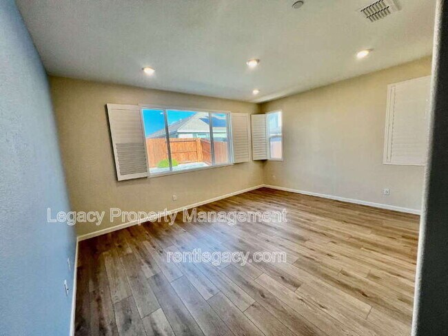 Building Photo - 436 Rose St