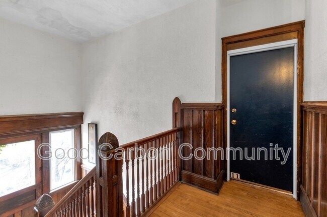 Building Photo - 718 Ashland Ave