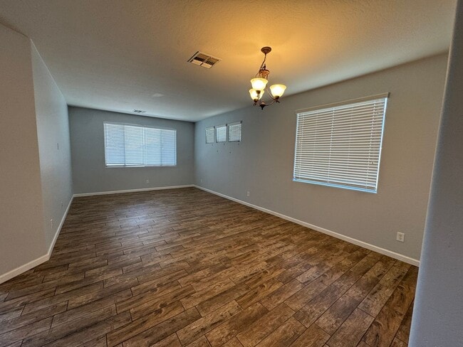Building Photo - Updated 4 bedroom home in Casa Del Rey Com...