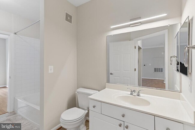 Building Photo - 4561 Strutfield Ln