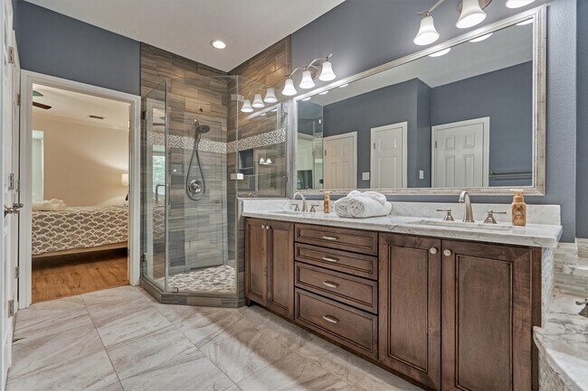 Building Photo - 10 E Sterling Pond Cir