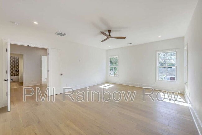 Building Photo - 755 Adluh St