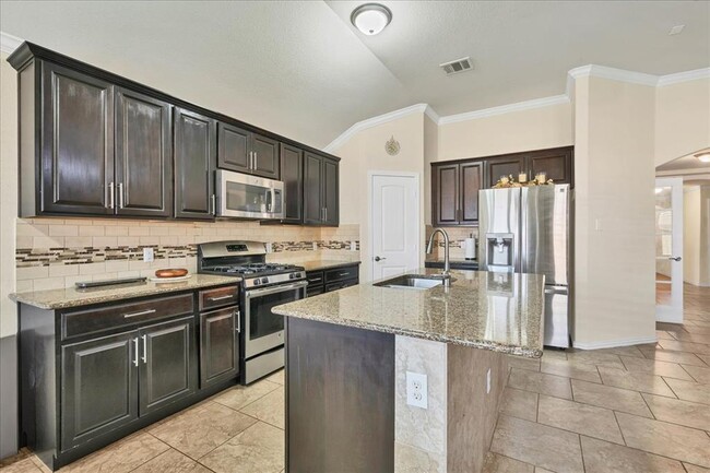 Building Photo - 300 Briar Park Dr