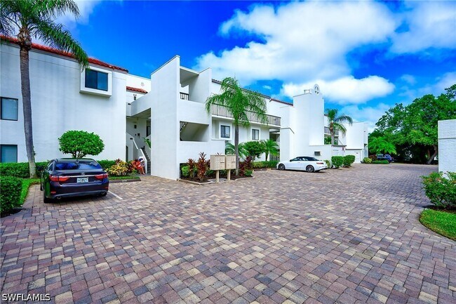 Building Photo - 586 Beachwalk Cir