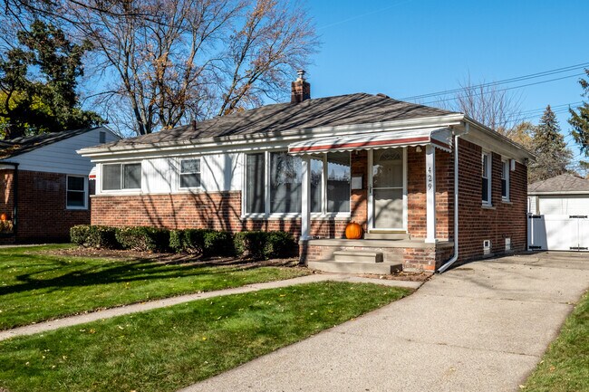 Building Photo - 429 E La Salle Ave