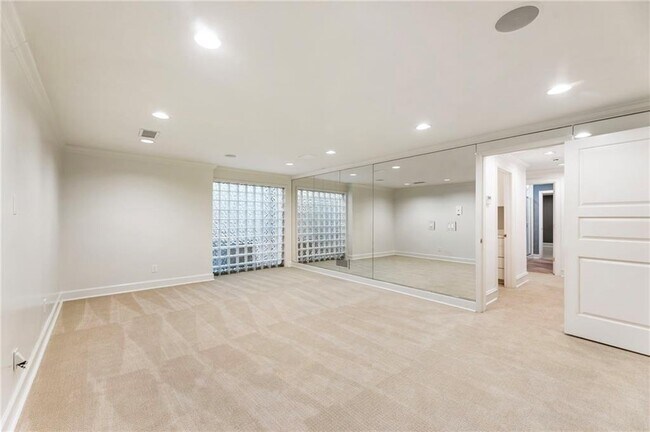 Building Photo - 2485 W Wesley Rd NW